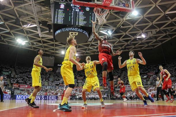 每当听到他 每当听到他